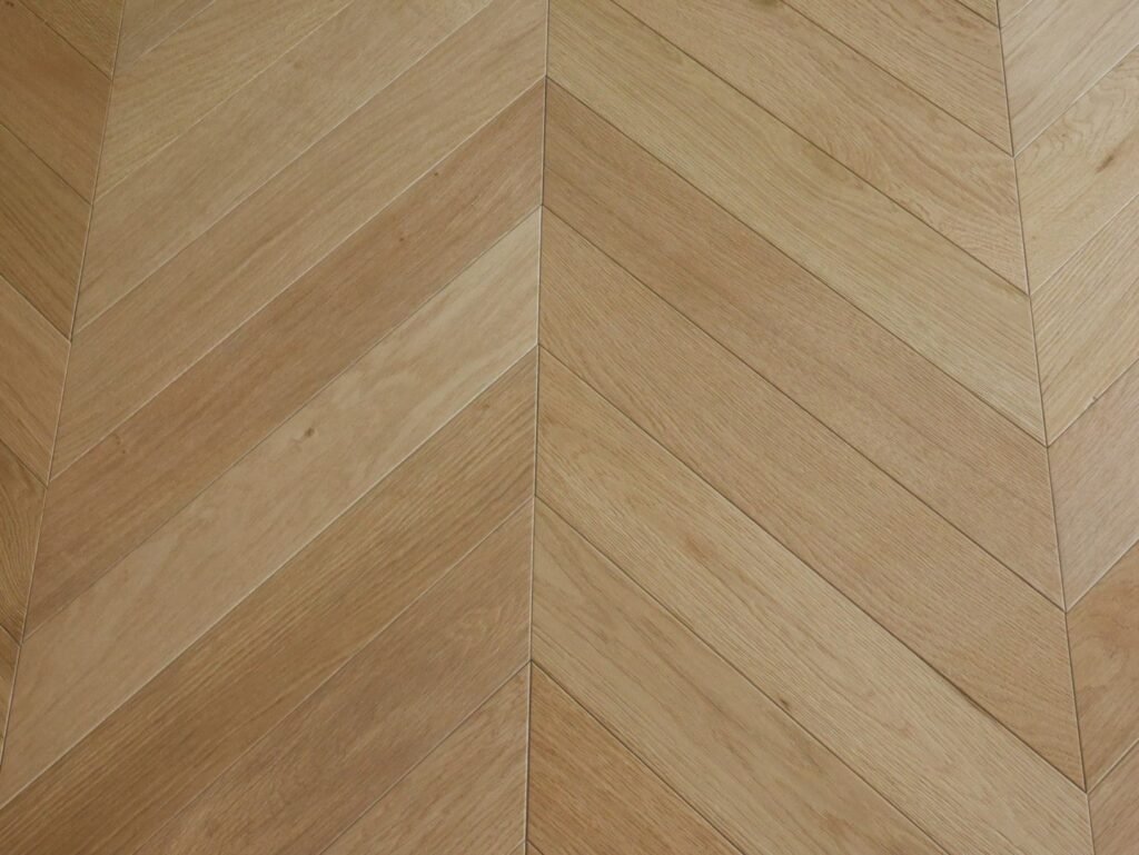 Eichenparkett Modern Line — Gebürstet matt lackiert 90×510 · grade AB