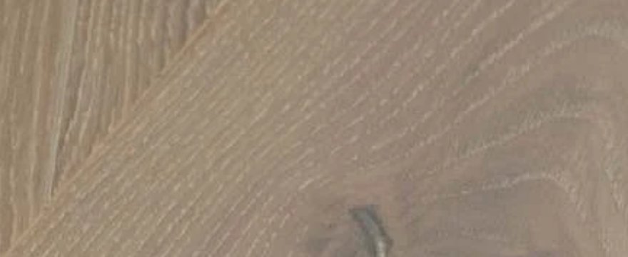 Staal — Eiken Mocha Geborsteld mat gelakt