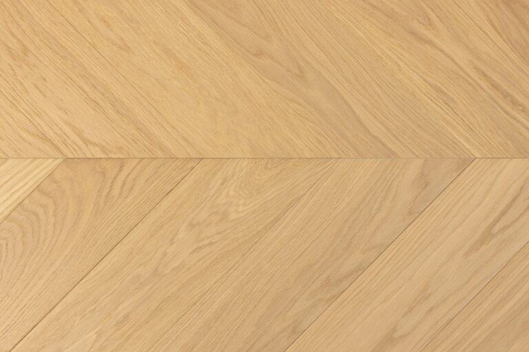 Parquet Roble Select Raw Wood — Chevron 120×600