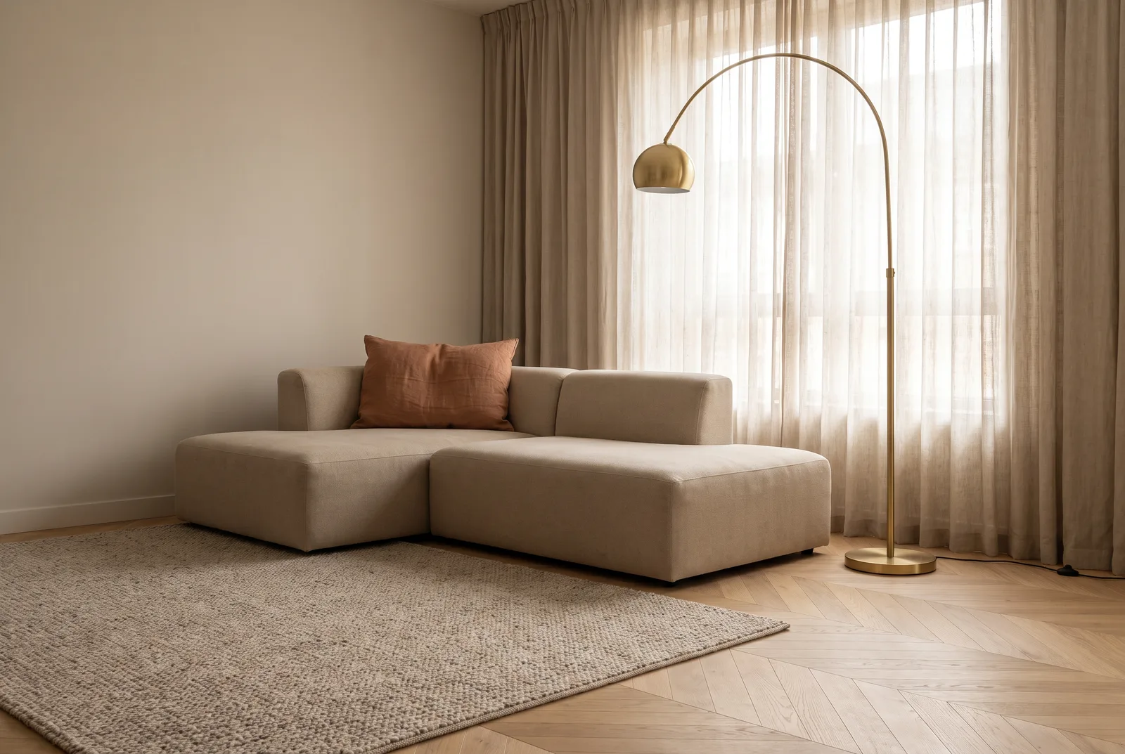 Appartement contemporain avec parquet point de Hongrie blond
