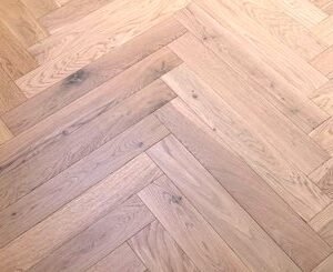 Parquet chêne bâton rompu — Mix rustique verni invisible 90x600